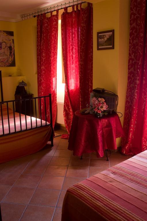 Arco Dei Nobili Bed and Breakfast Monforte D'Alba Eksteriør billede