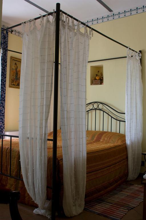 Arco Dei Nobili Bed and Breakfast Monforte D'Alba Eksteriør billede